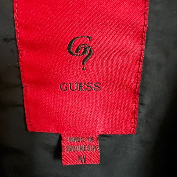 Guess down puffer coat-size Medium - Picture 8 of 11
